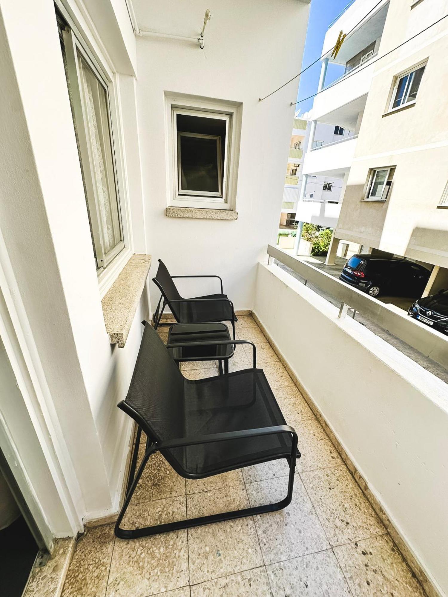 Home Away One Bedroom Apartment In Nicosia Esterno foto